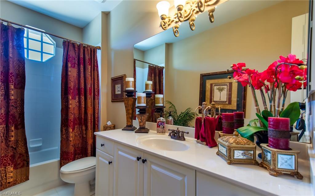 SATURNIA LAKES - Residential