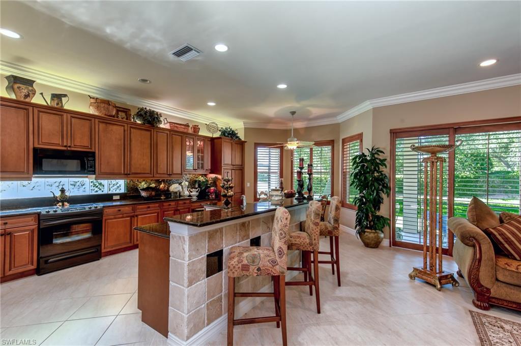 SATURNIA LAKES - Residential