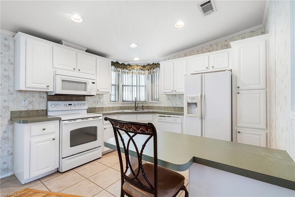 CRYSTAL LAKES - Residential