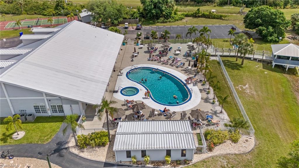 CRYSTAL LAKES - Residential