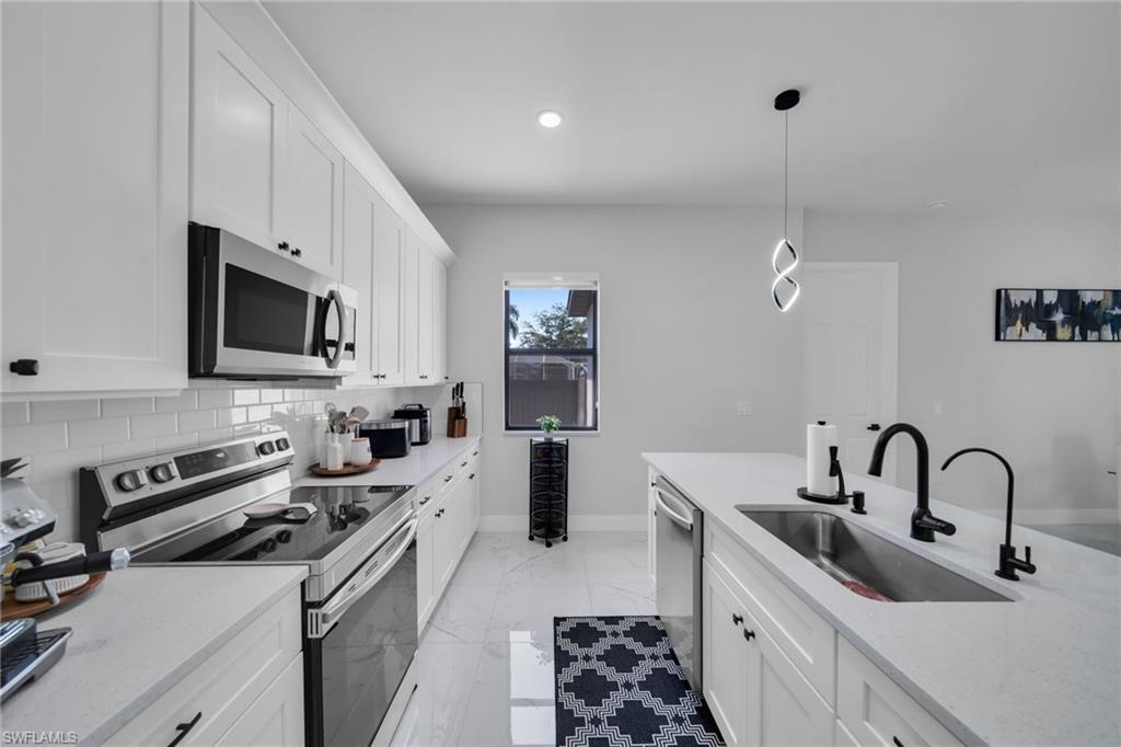 CAPE CORAL - Residential Lease