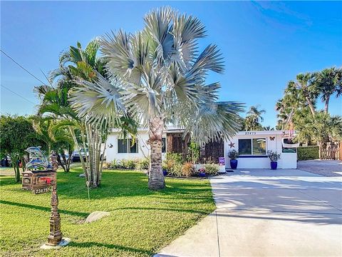 A home in PUNTA GORDA