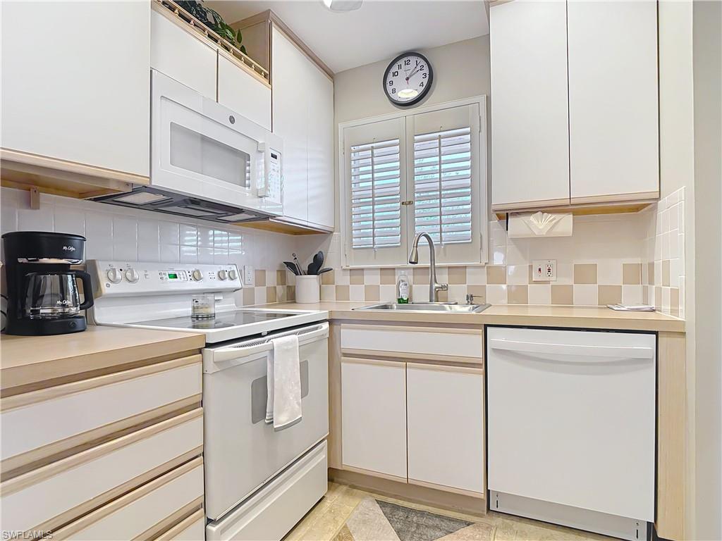 TURTLE LAKE GOLF COLONY - Residential Lease