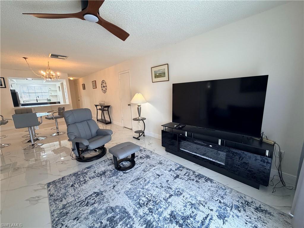 FOXMOOR CONDO II - Residential Lease