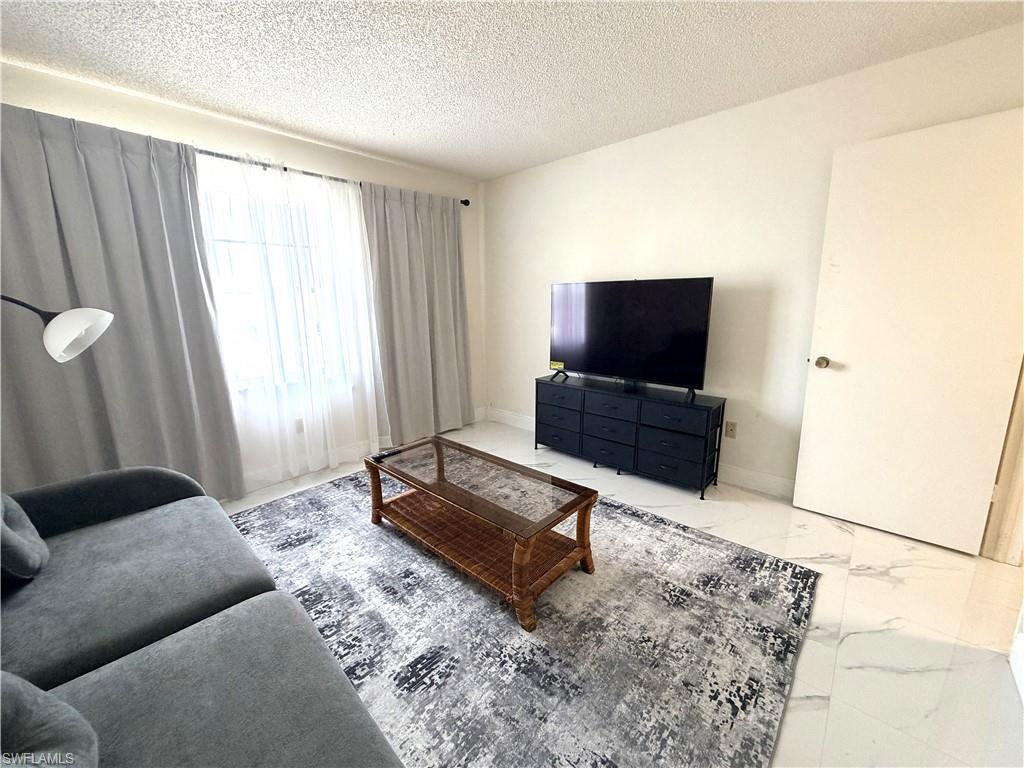 FOXMOOR CONDO II - Residential Lease