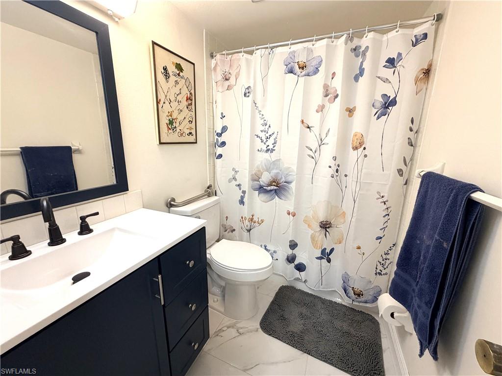 FOXMOOR CONDO II - Residential Lease