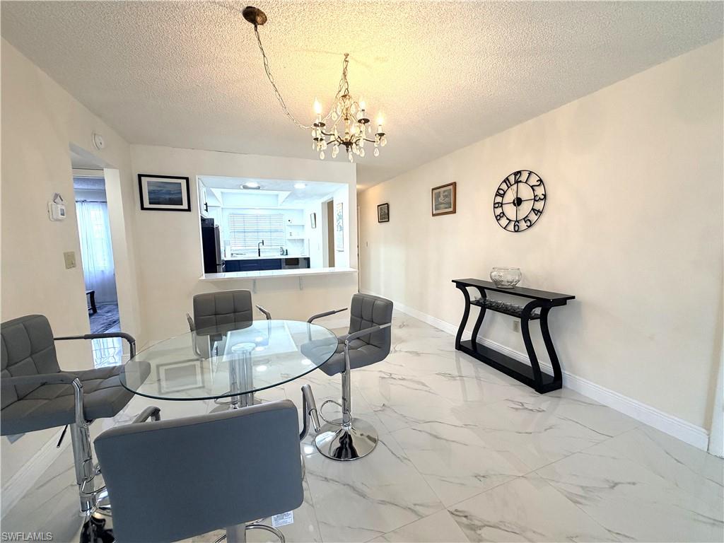 FOXMOOR CONDO II - Residential Lease