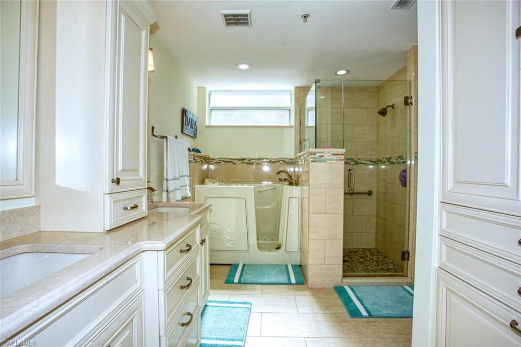 FAIRWAY ISLES - Residential