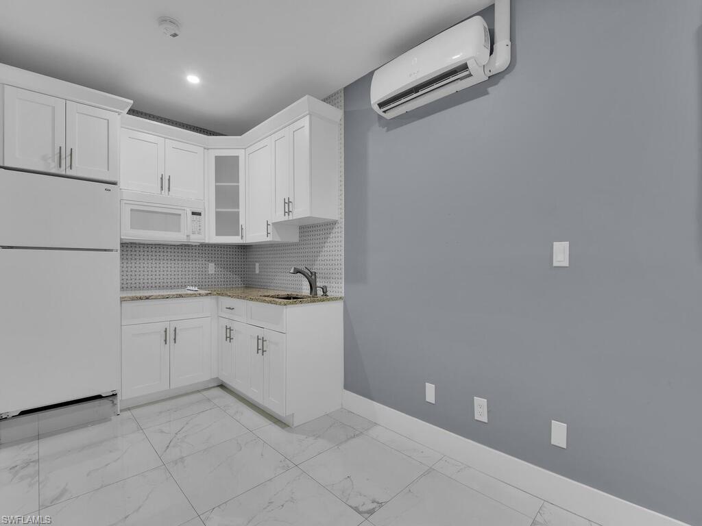 GOLDEN GATE CITY - Residential