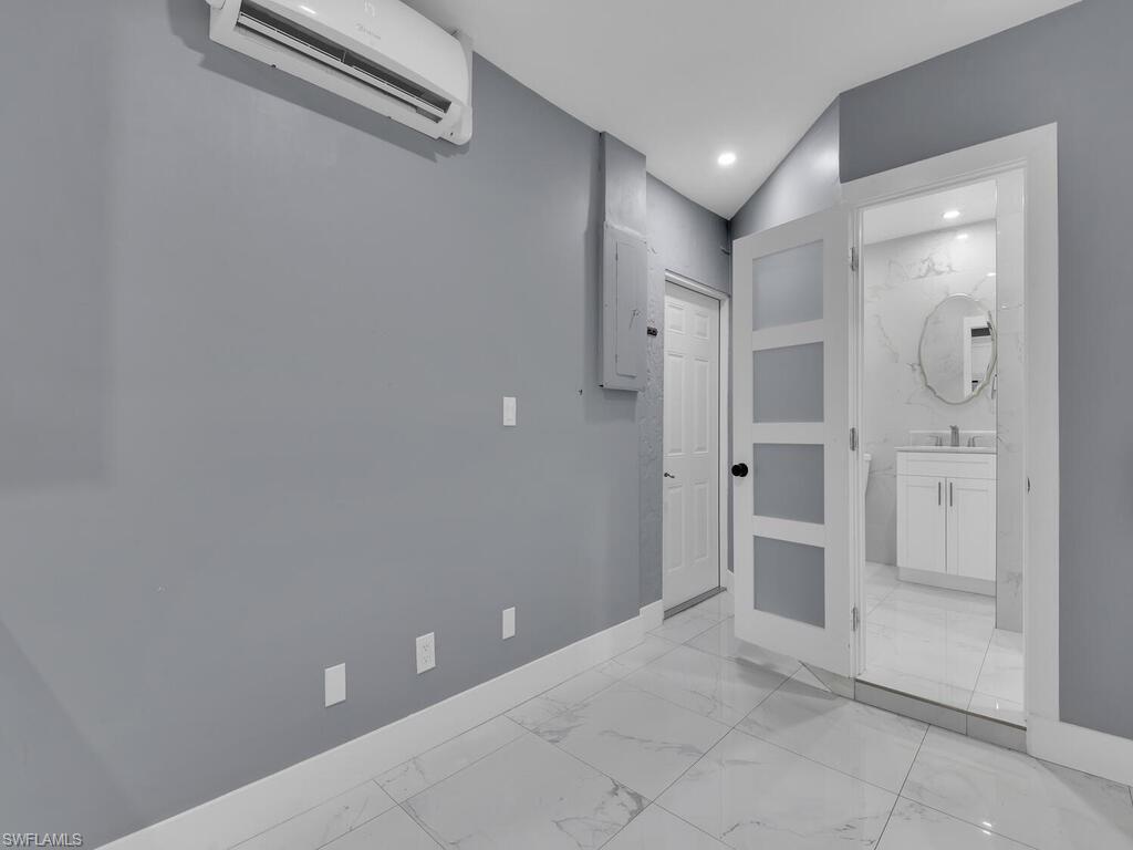 GOLDEN GATE CITY - Residential