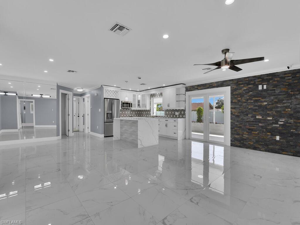 GOLDEN GATE CITY - Residential