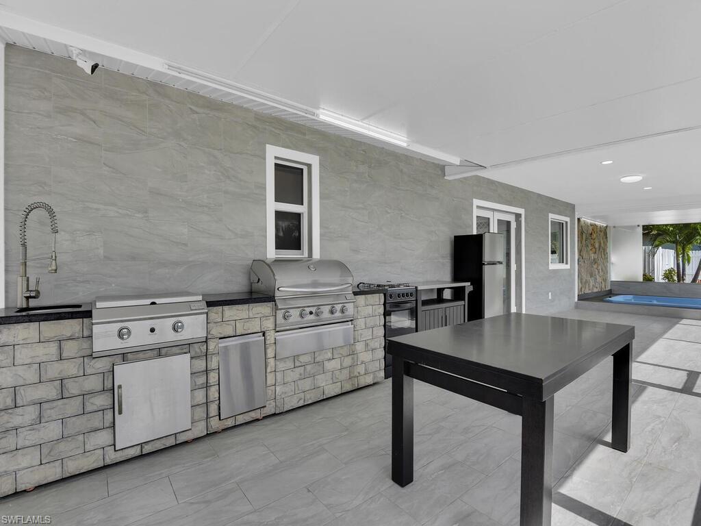 GOLDEN GATE CITY - Residential