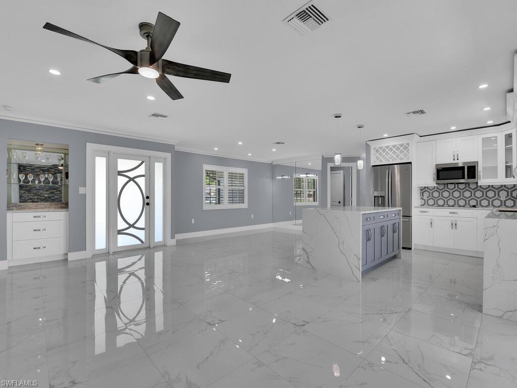 GOLDEN GATE CITY - Residential