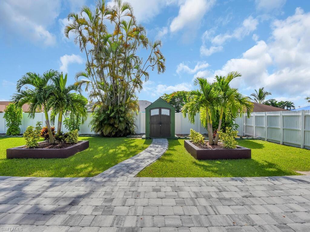 GOLDEN GATE CITY - Residential