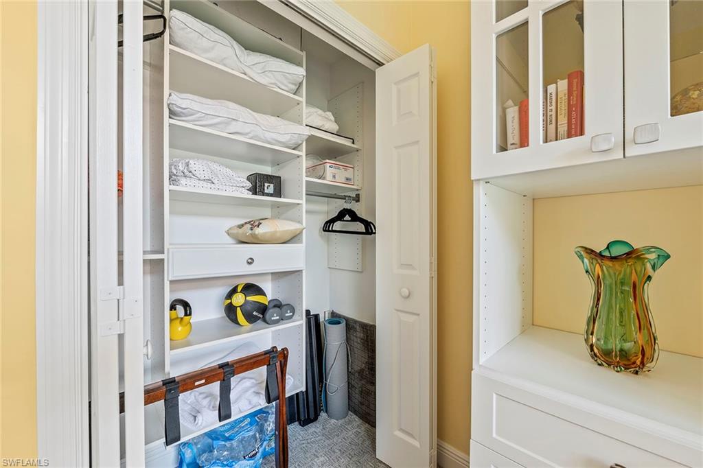 CRESCENT - Residential