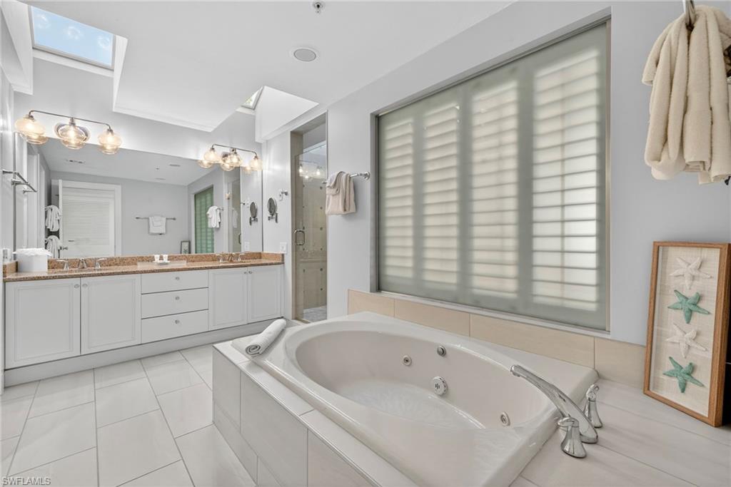 LAND'S END - Residential