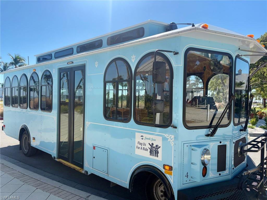 LAND'S END - Residential