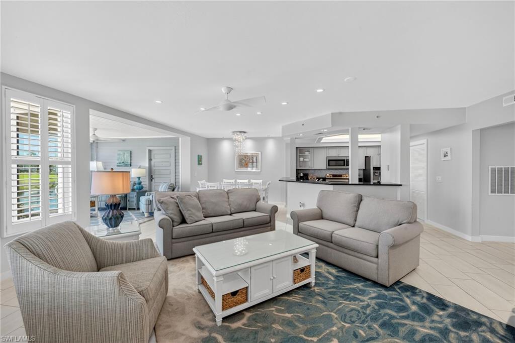 LAND'S END - Residential