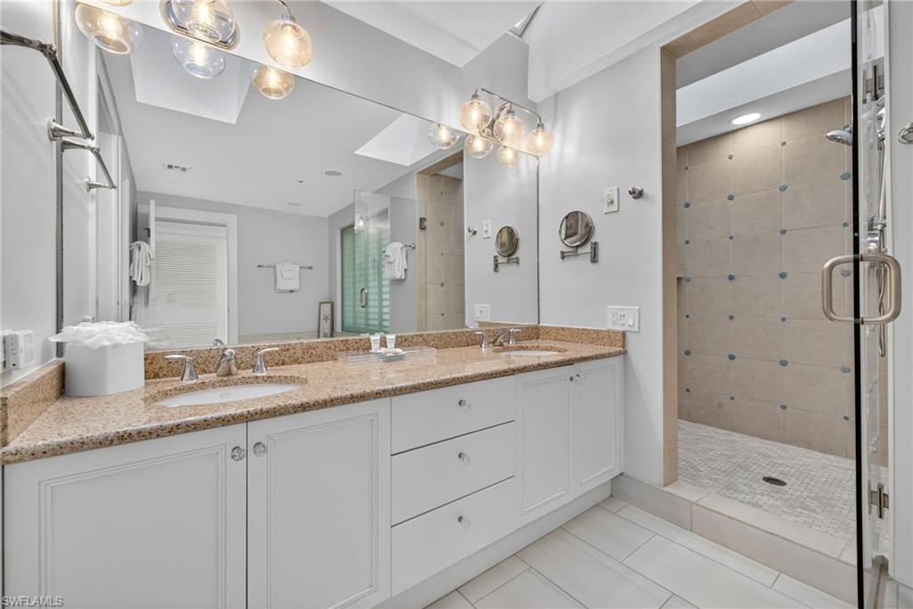 LAND'S END - Residential