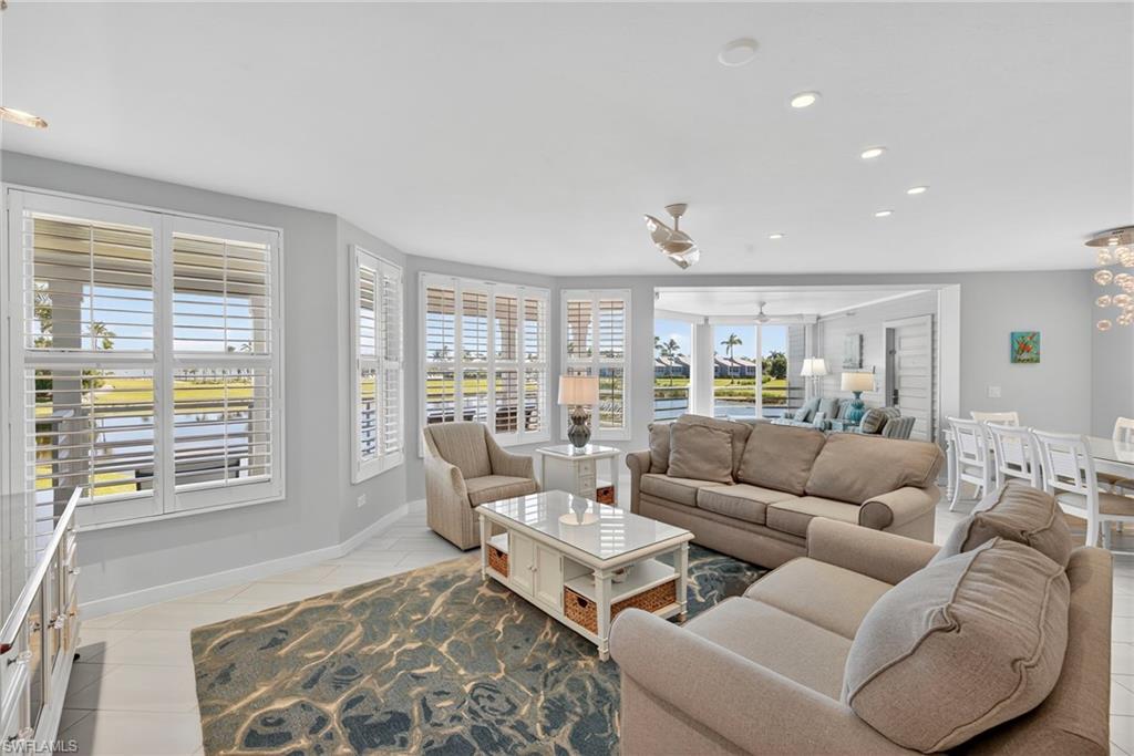 LAND'S END - Residential