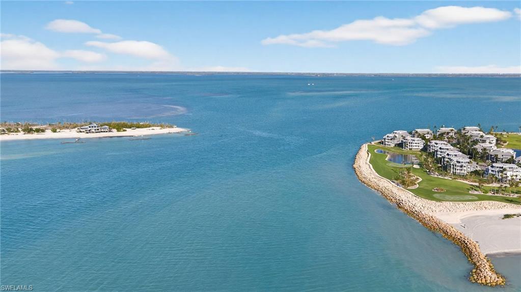 LAND'S END - Residential