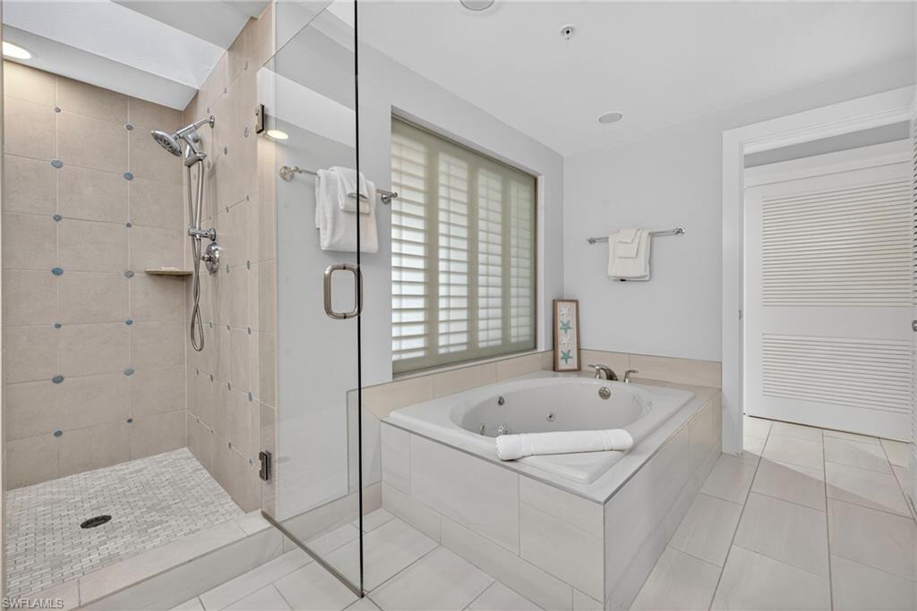 LAND'S END - Residential