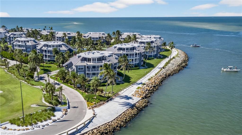 LAND'S END - Residential