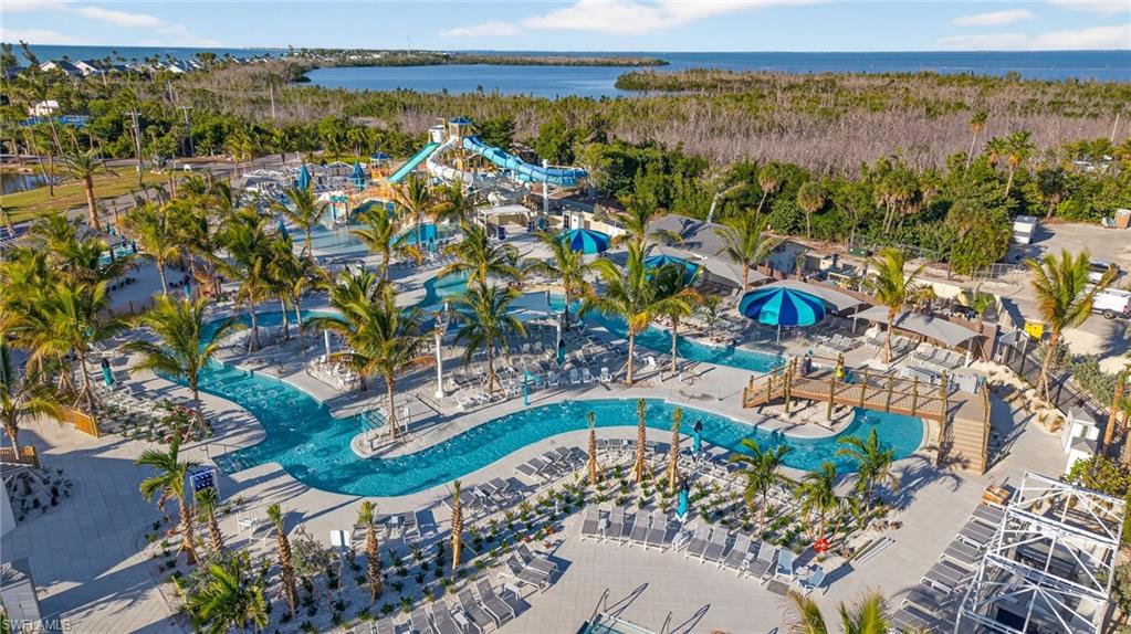 LAND'S END - Residential