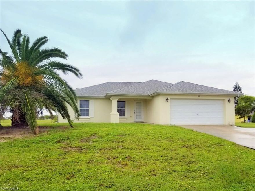 Renovated all tile 3 + den home, freshly painted, with fully equipped kitchen, breakfast bar, living room with high vaulted ceiling. Split floor plan with well sized bedrooms, spacious master bedroom, makes this the ideal home for those looking for comfort and convenience. On city water.