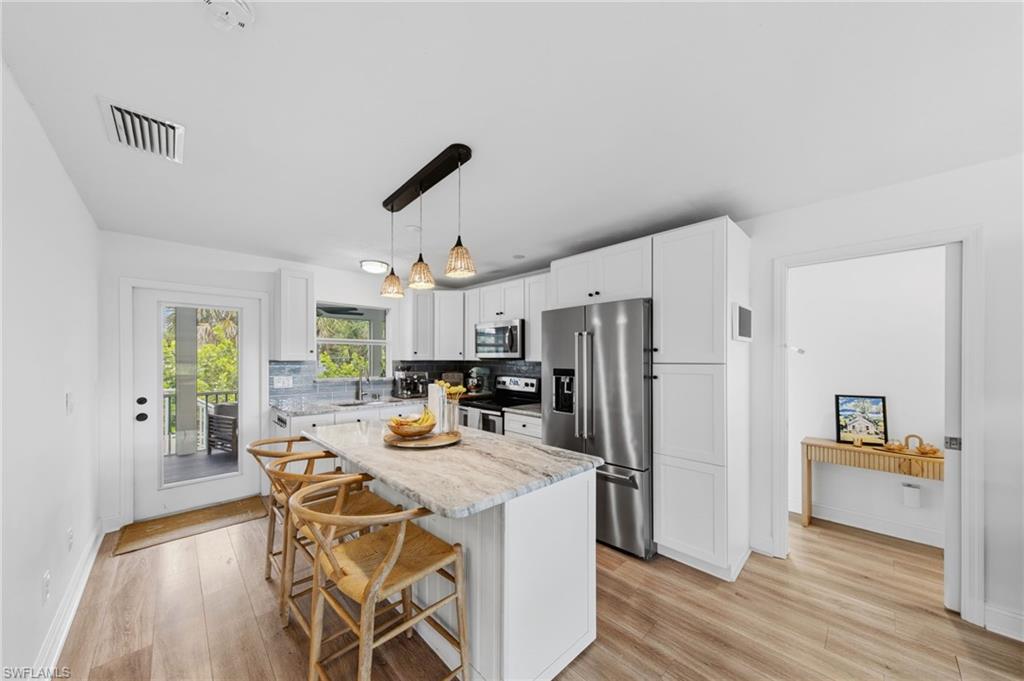 BELLE MEADE - Residential