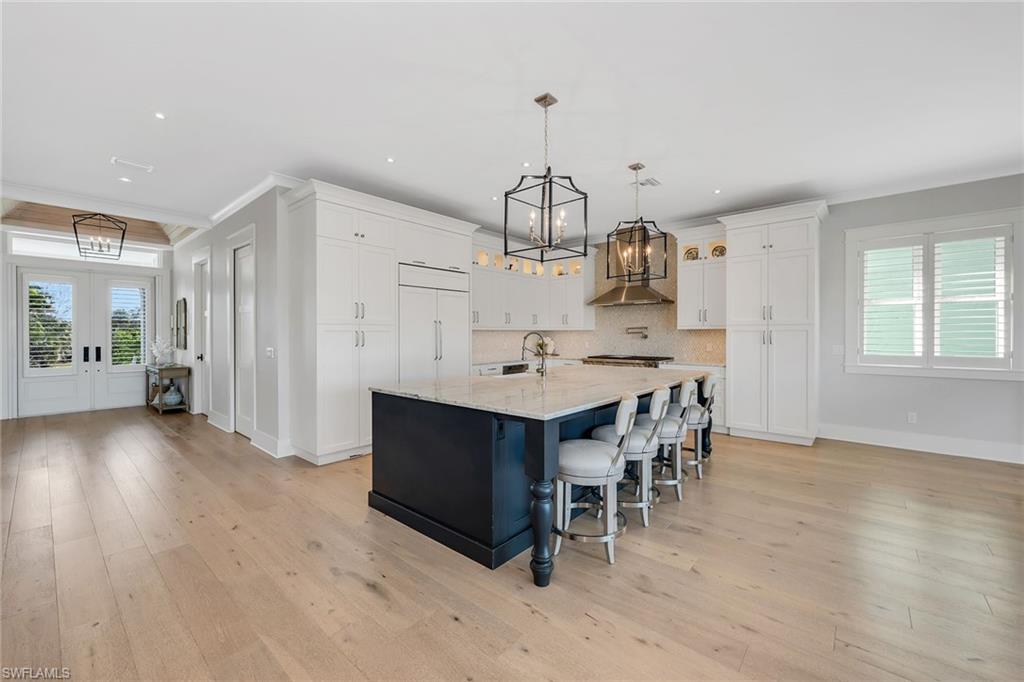 IMPERIAL SHORES - Residential