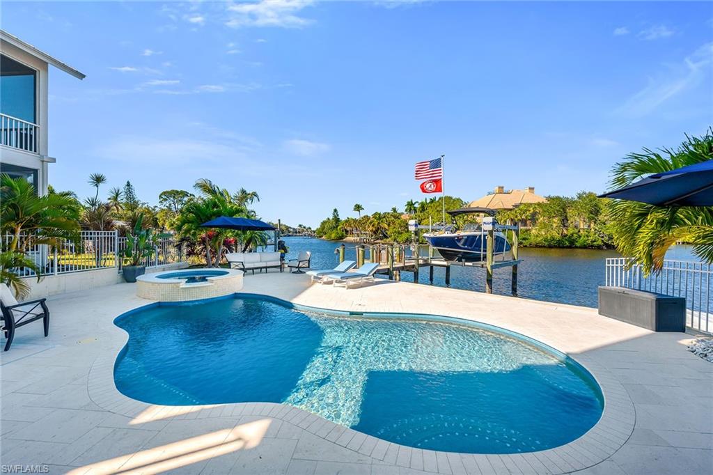 IMPERIAL SHORES - Residential