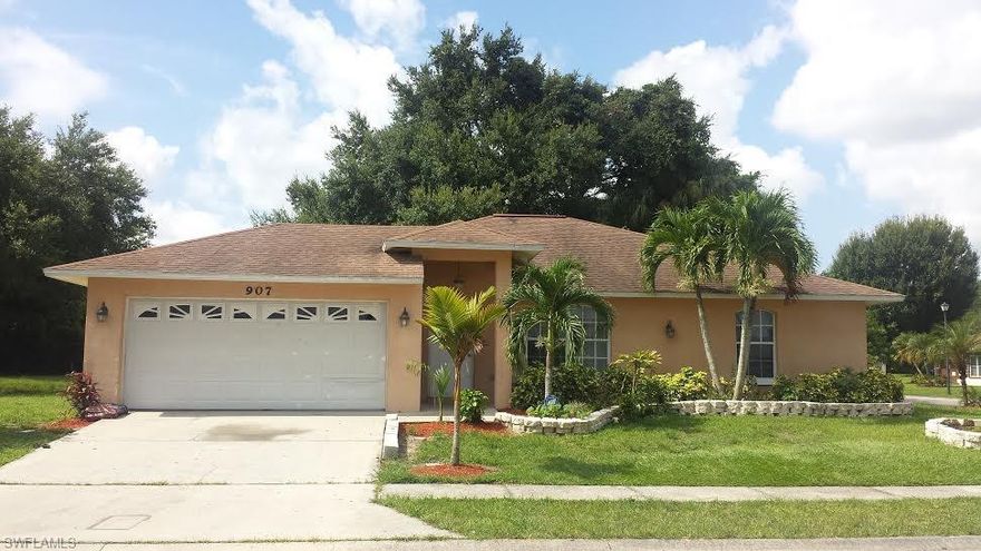 GREAT INVESTMENT OPPORTUNITY!!!  Great home in great condition and in good neighborhood.  Home is located close to I-75 and is easily accessible from any major road.  Home is a 3/2 but den can easily be converted into a 4th bedroom.  Great opportunity for investors since home is currently leased until September 30, 2016.