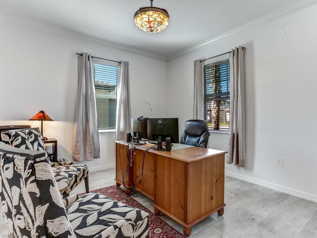 HAMPTON LAKES - Residential