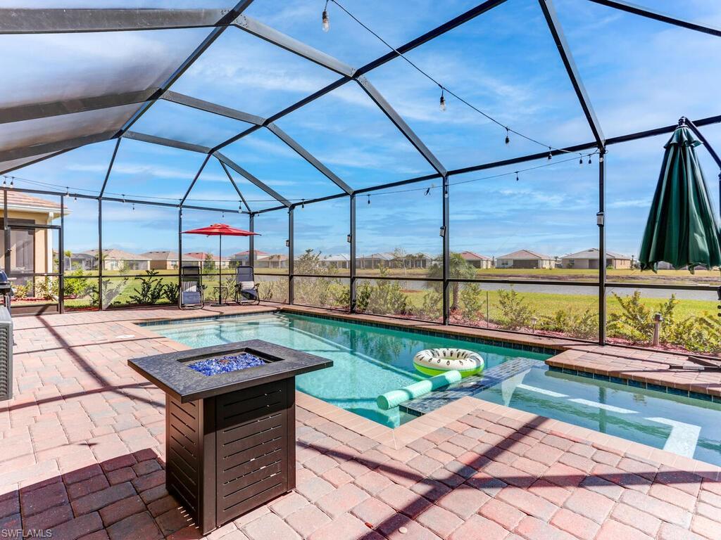 HAMPTON LAKES - Residential