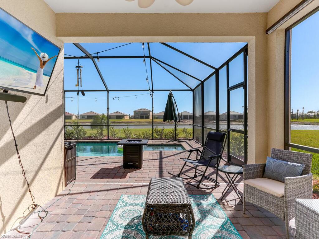 HAMPTON LAKES - Residential