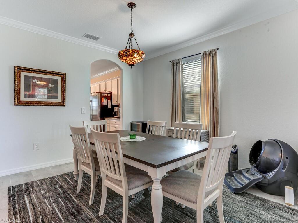 HAMPTON LAKES - Residential