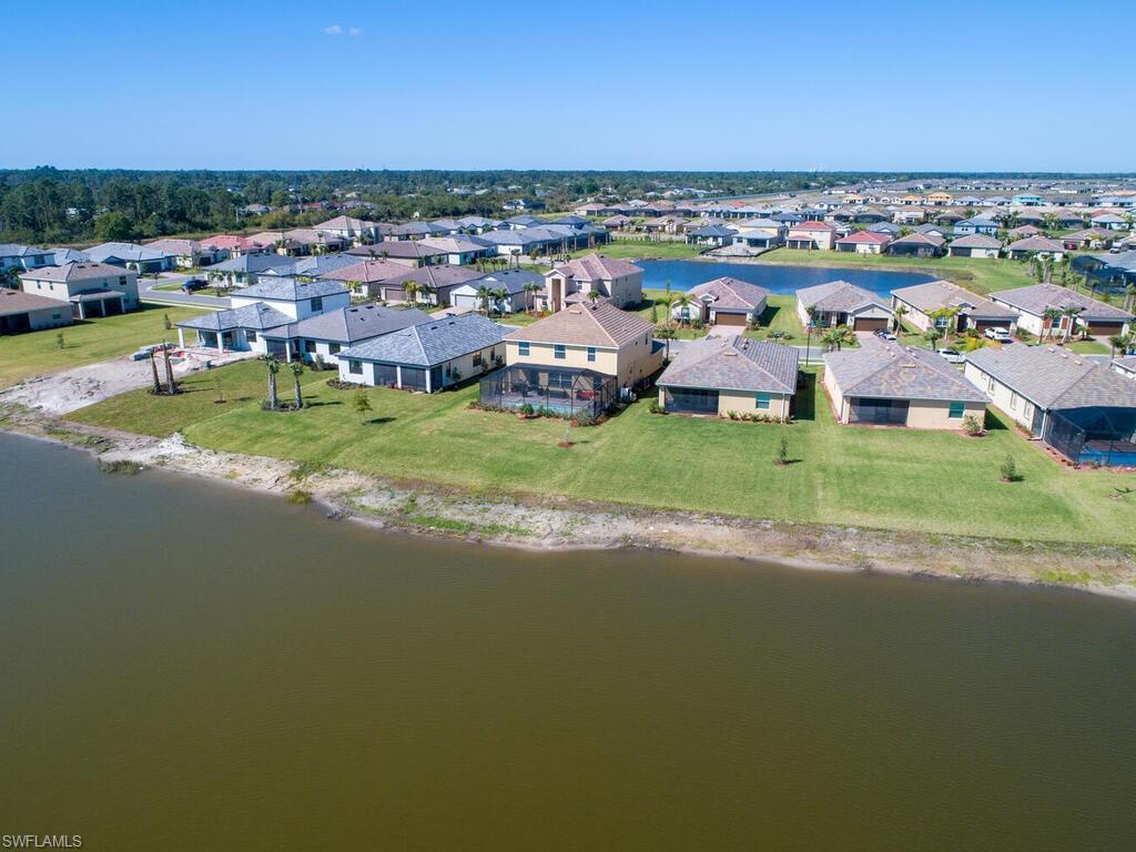 HAMPTON LAKES - Residential