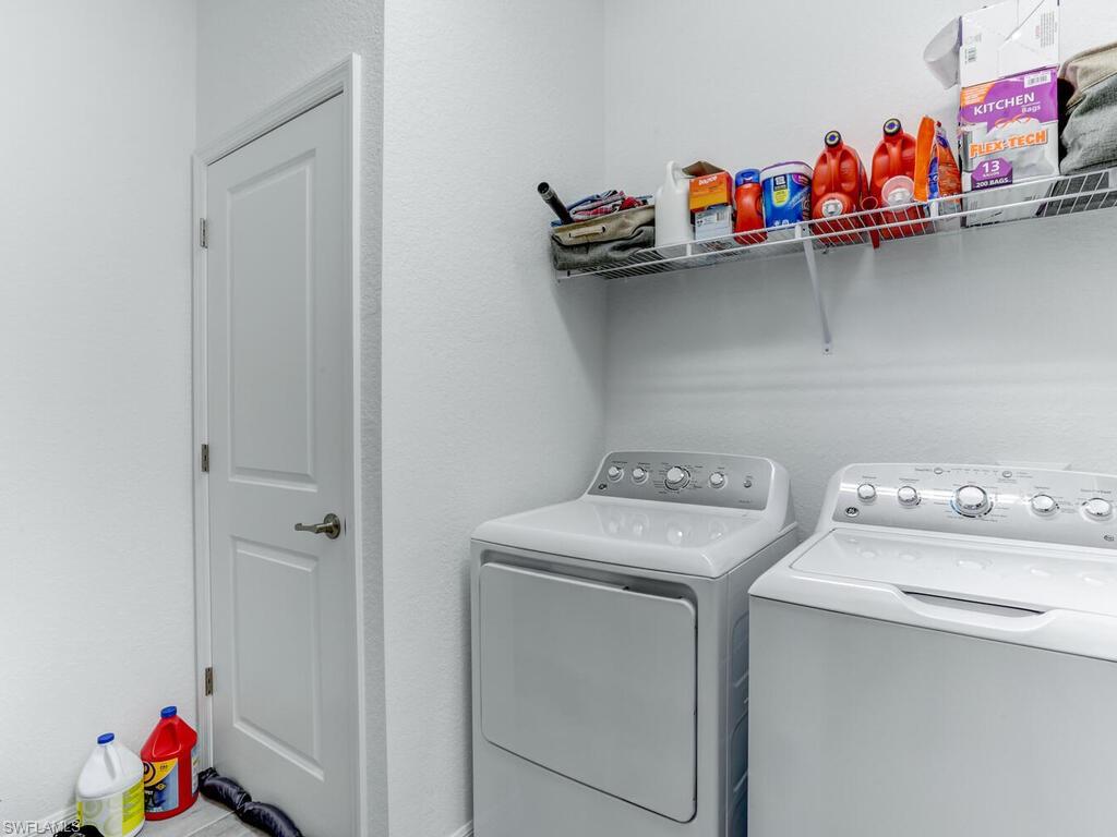 HAMPTON LAKES - Residential