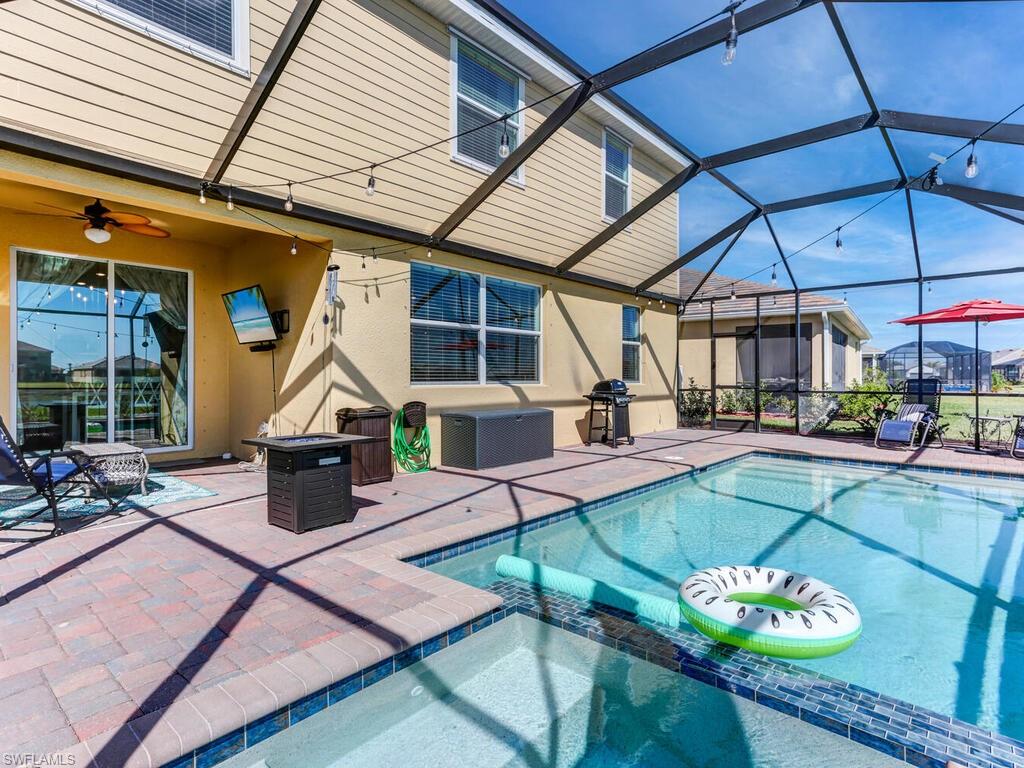 HAMPTON LAKES - Residential