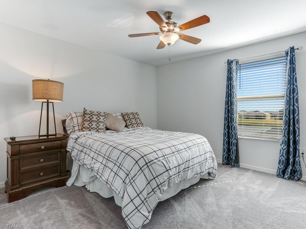 HAMPTON LAKES - Residential