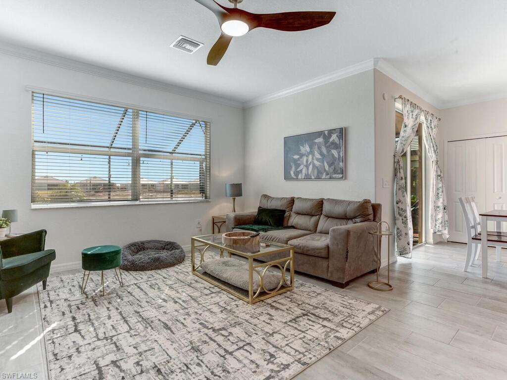 HAMPTON LAKES - Residential