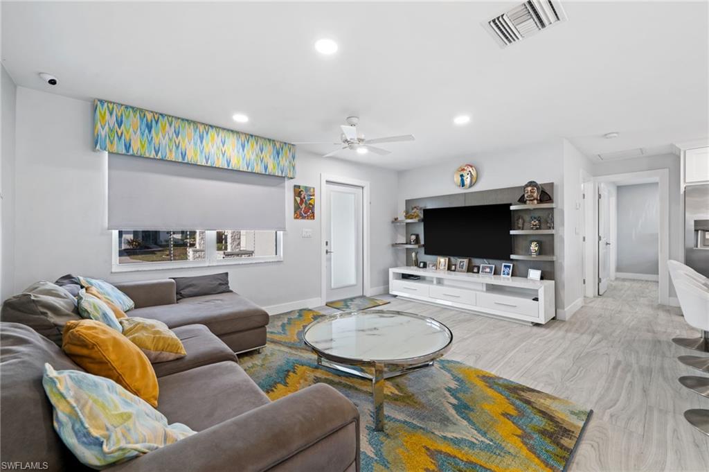 SOUTH POINTE - Residential