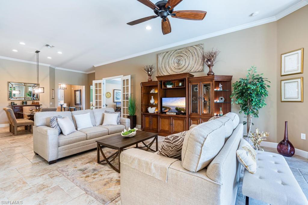 CAMDEN LAKES - Residential