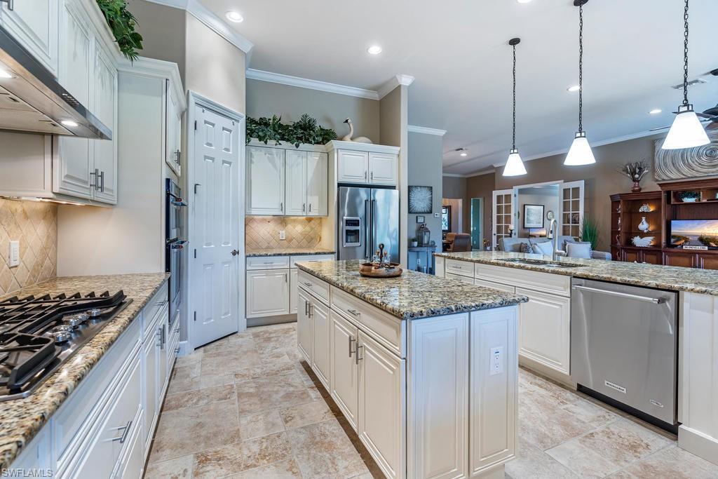 CAMDEN LAKES - Residential