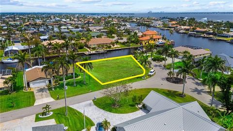 1939 SE 37th TER CAPE CORAL FL 33904