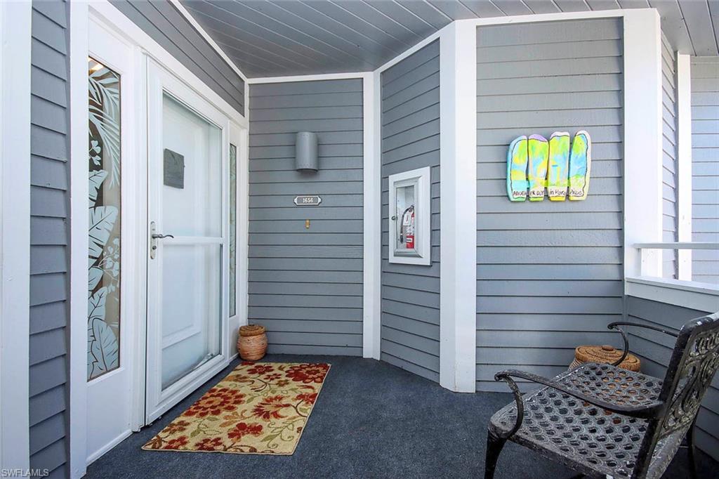 1656 Lands End Village