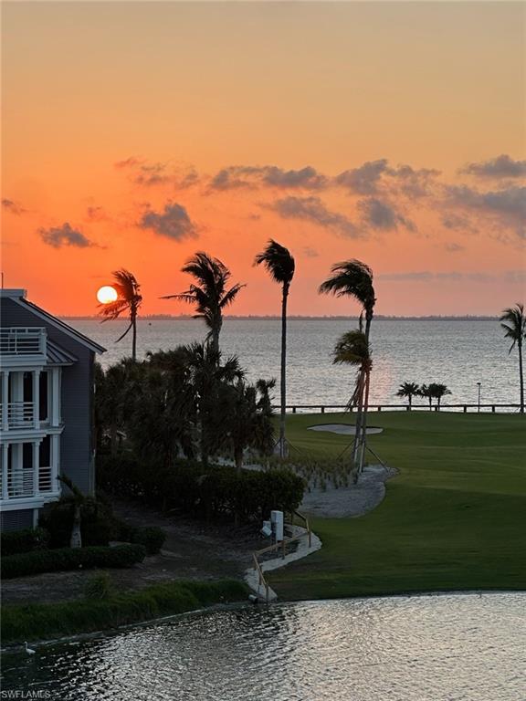 1656 Lands End Village