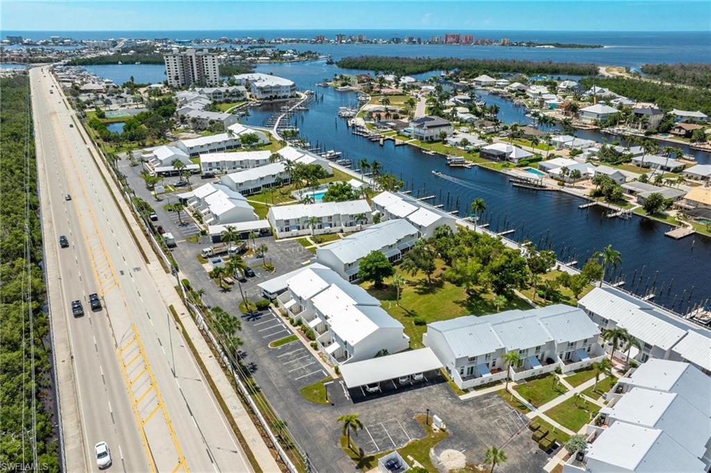 BOARDWALK CAPER - Residential