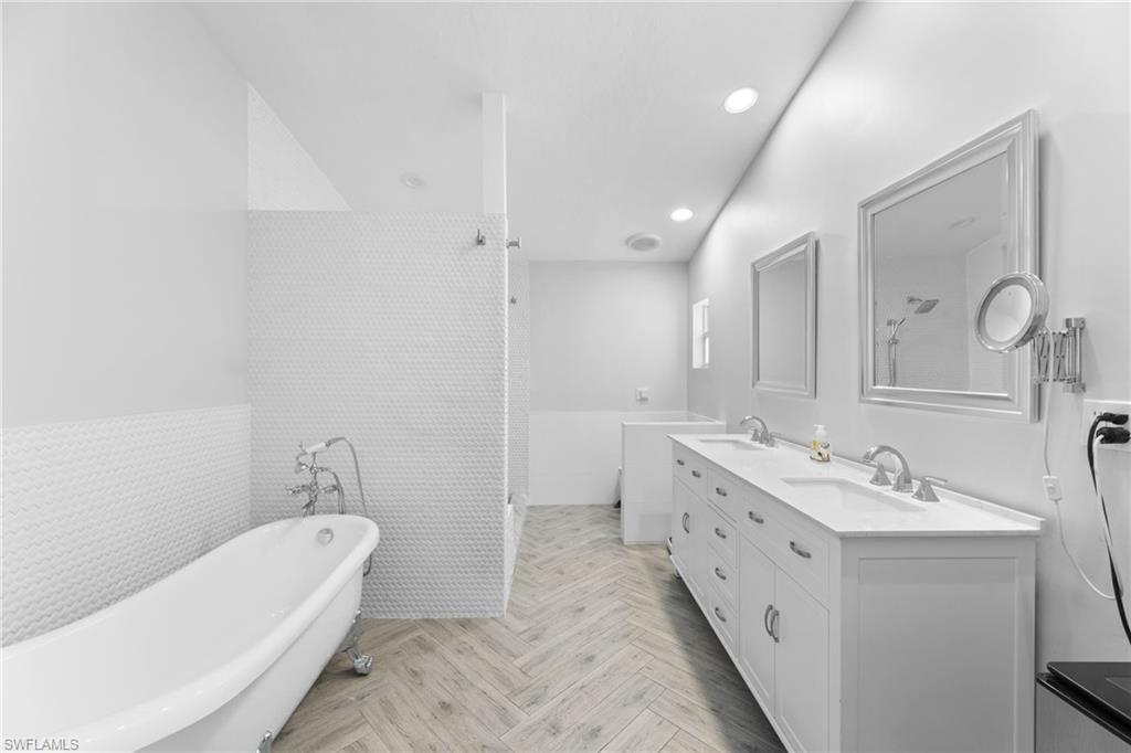 PINEWOODS - Residential Lease